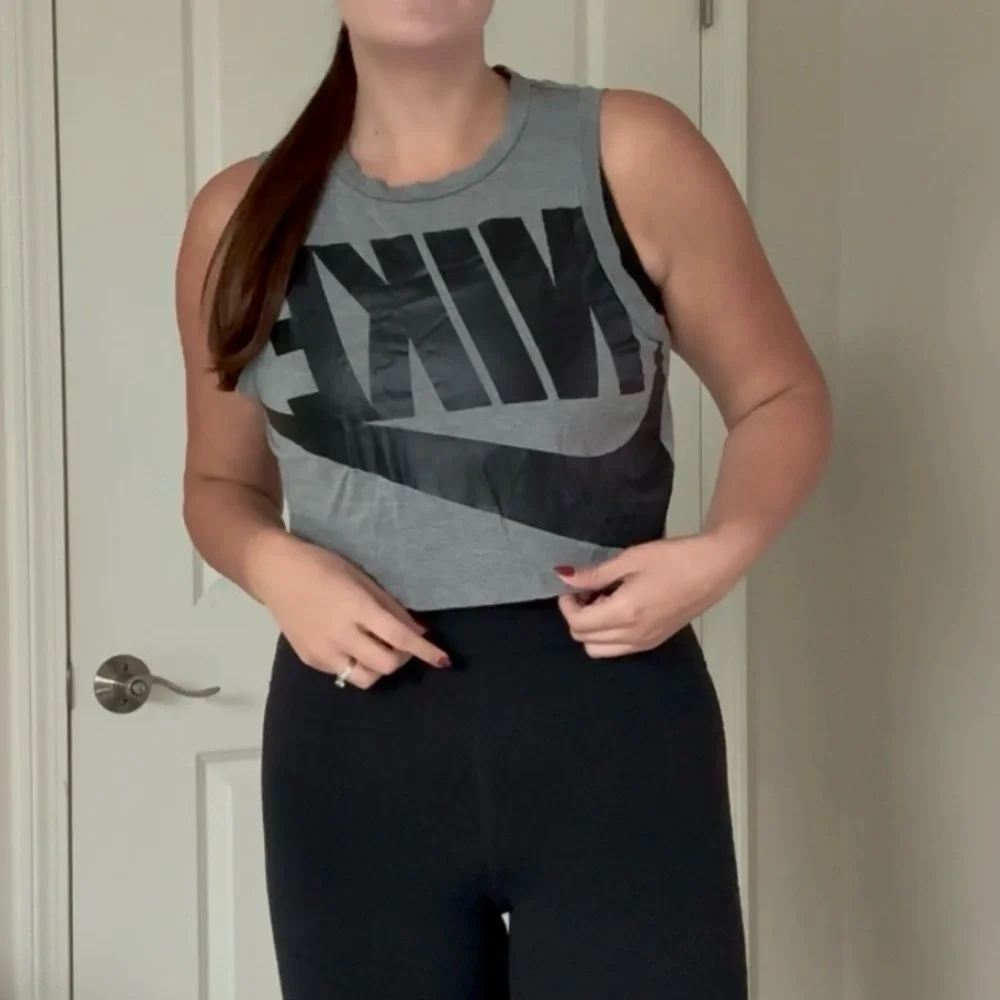 Nike Women's Cropped Tank